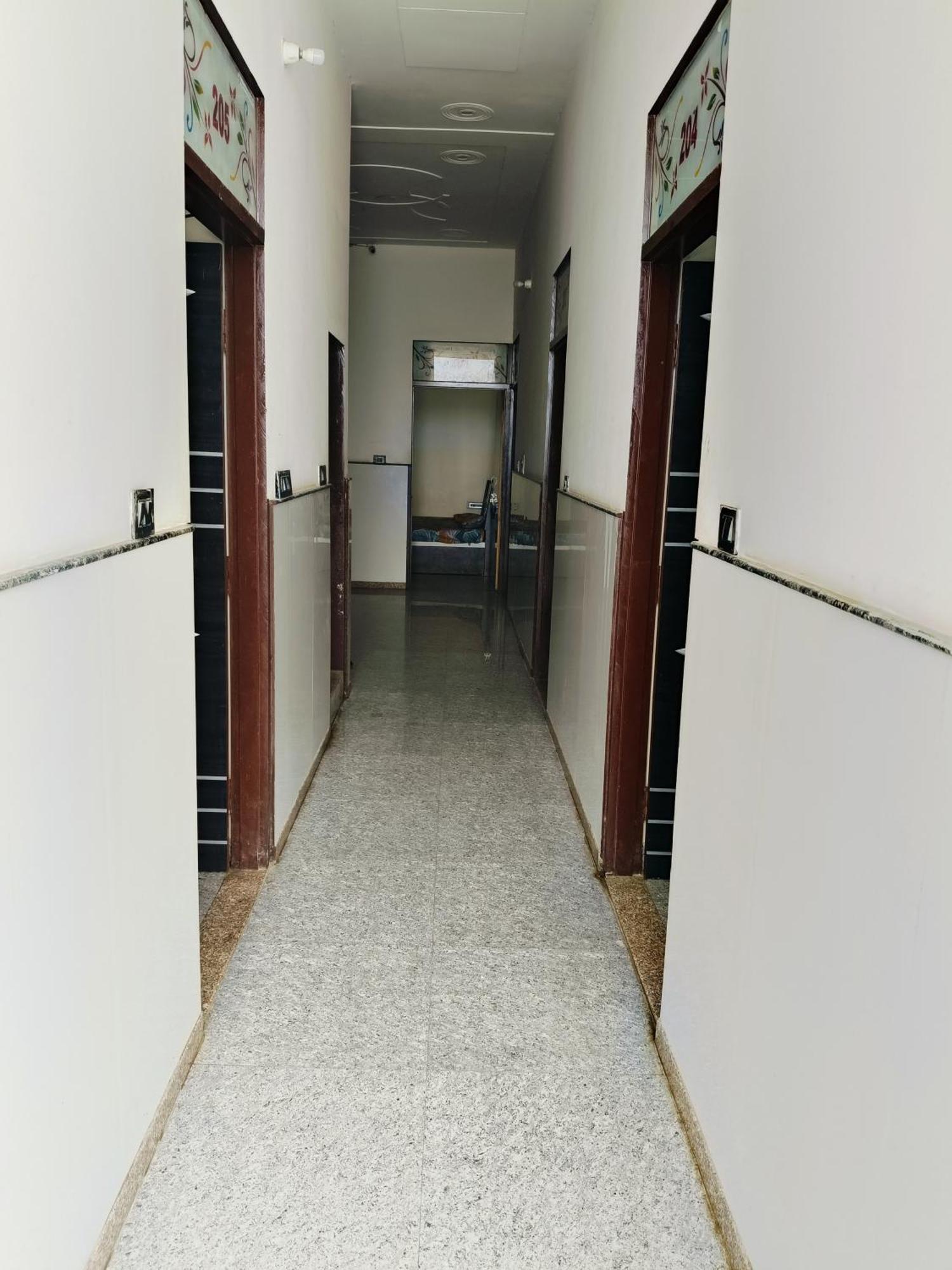Jai Hanuman Guest House Palsana  Exterior foto